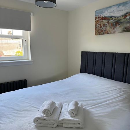 Modern 3 Bedroom Apartment In Markinch, Fife Екстериор снимка